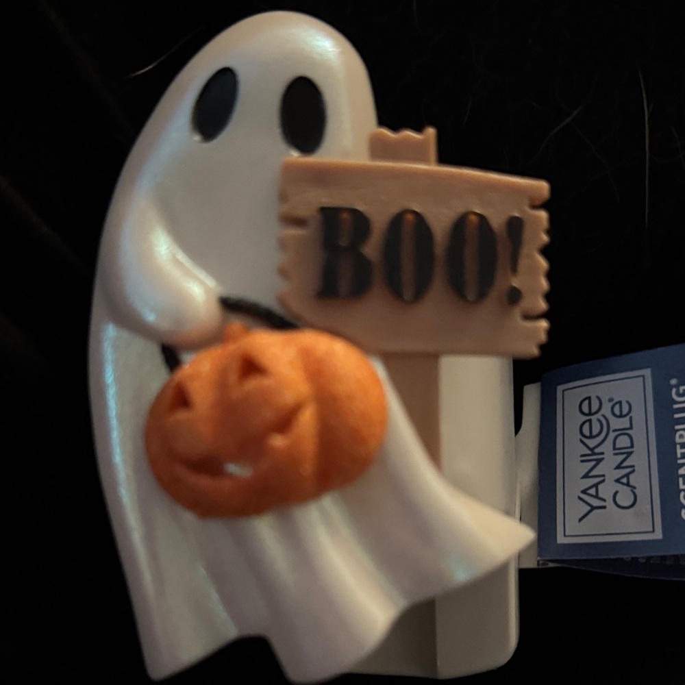Yankee Candle White Ghost wallflower with Orange Pumpkin and Tan BOO Sign